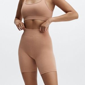 CLOUD SEAMLESS BIKER SHORTS